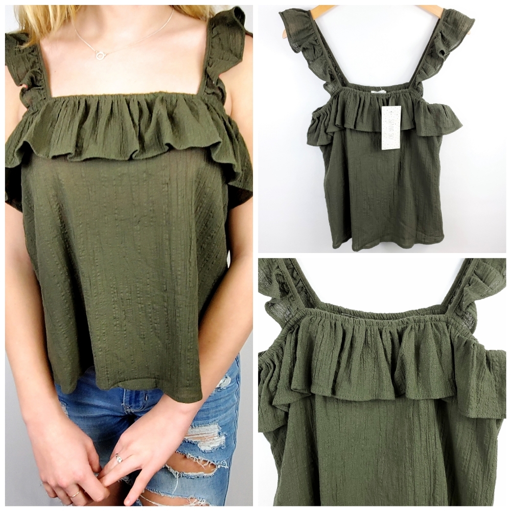 NWT Sienna Sky Seersucker Gauze Top